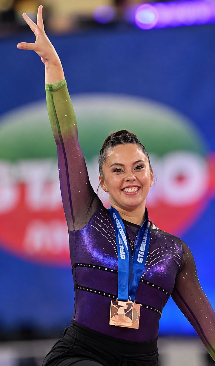 Emilia Arrate, profesora de gimnasia artística